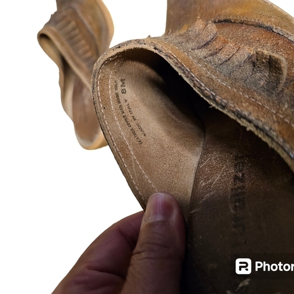 Vintage Western distressed borwn leather pointy toe Booties by Naturalizer.  8 - Picture 6 of 6